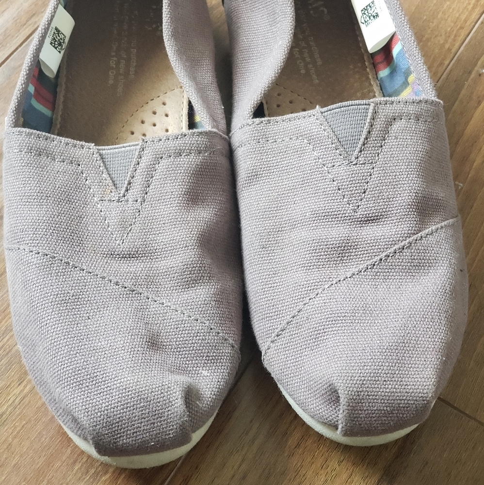 Toms canvas shoes